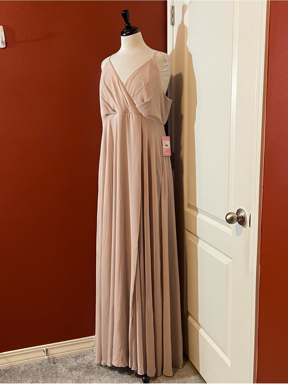Birdy Grey Women’s NWT Kaia Taupe Empire Waist Sweetheart V Neck Chiffon Dress